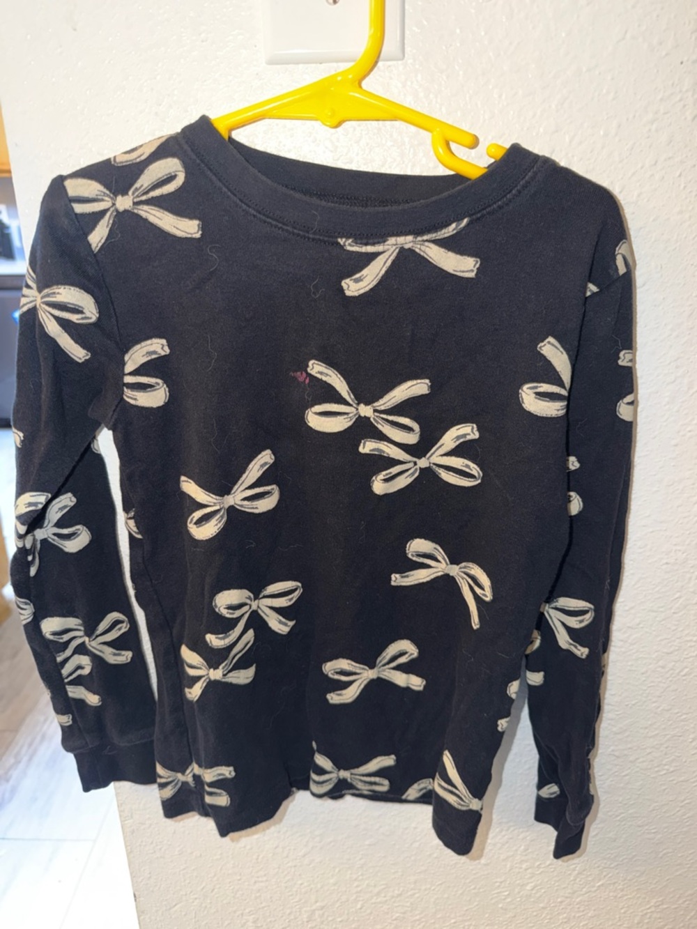 Carter's Black Long Sleeve Pajama Top with Cream Bow Print